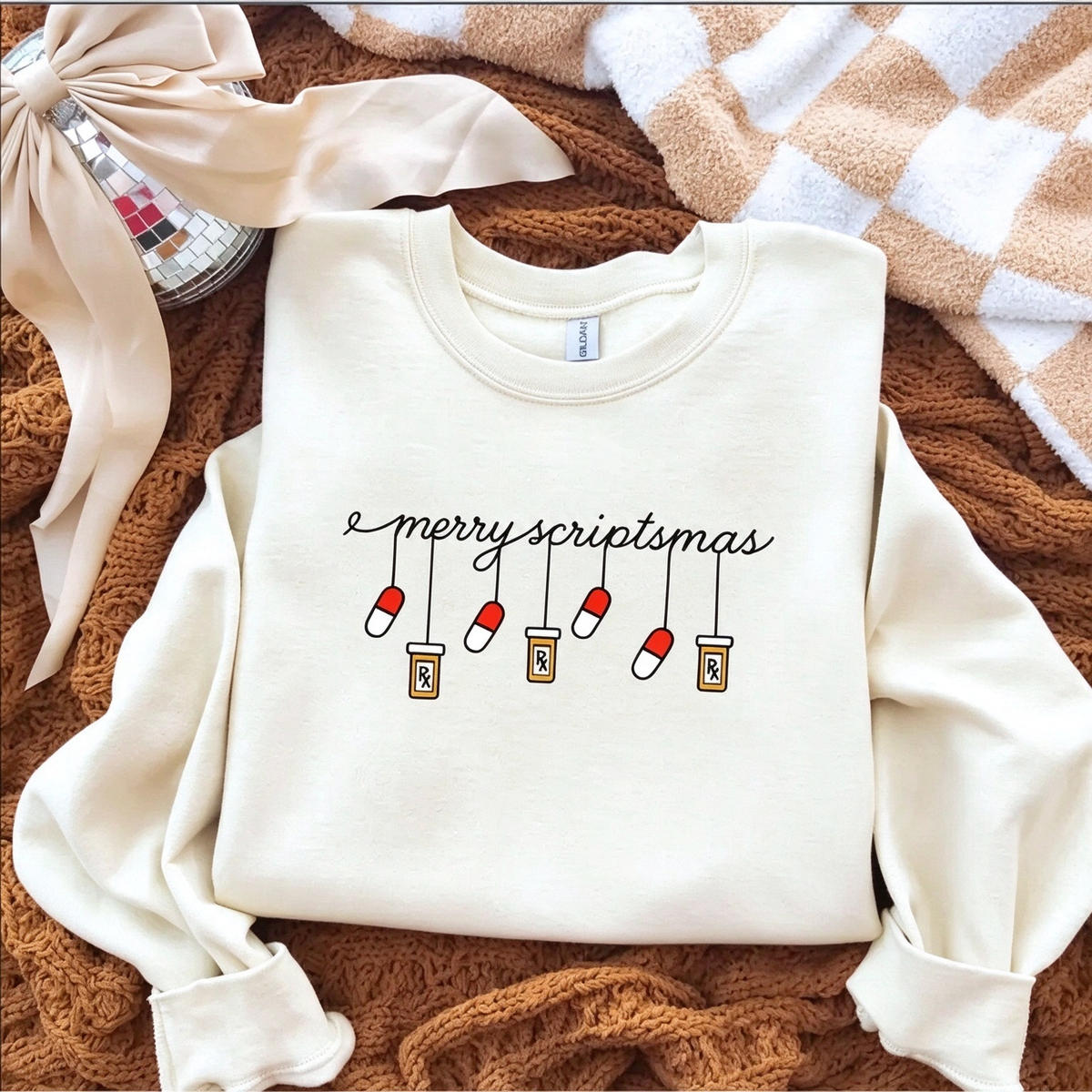 Merry Scriptmas Pharmacist Christmas Shirts – Funny Pills & Rx Bottle Graphic